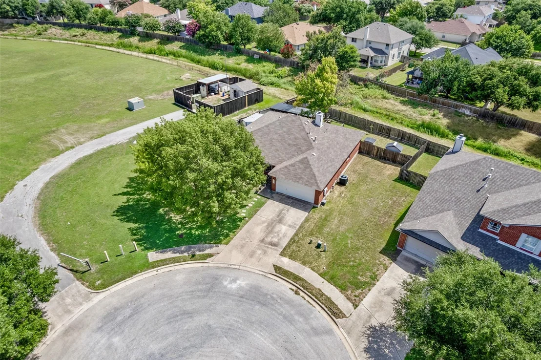 Photo of 1313 Laurelleaf DR
