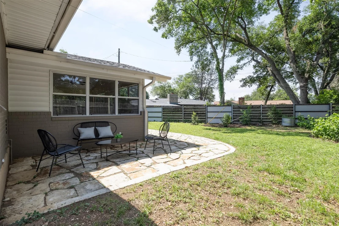 Photo of 1805 Westmoor DR