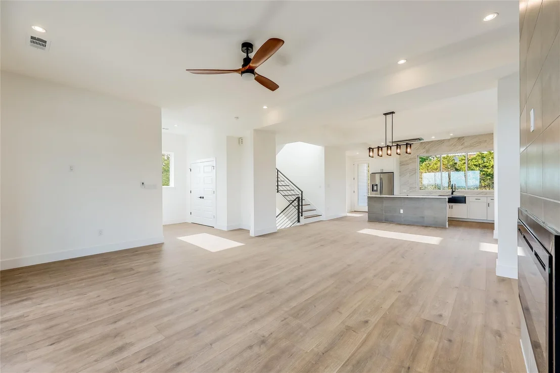 Photo of 15000 Texas ST