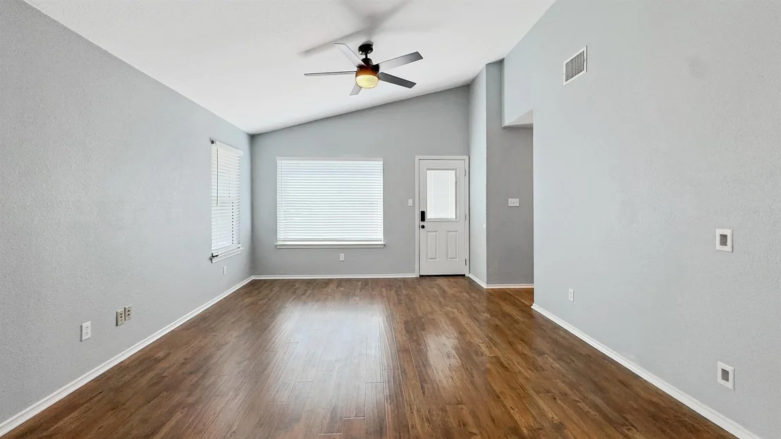 Photo of 9000 Anna ST