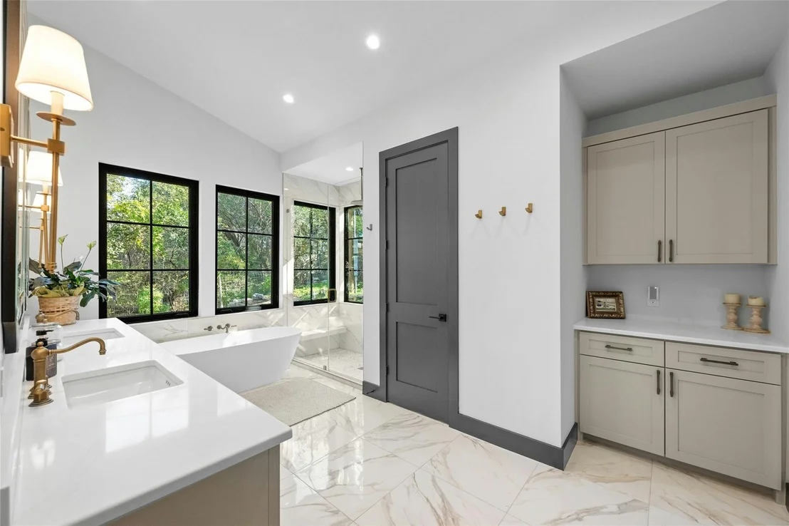 Photo of 2801 Hubbard CIR
