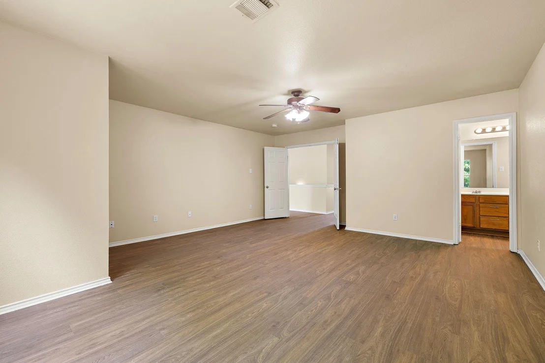Photo of 2104 Deer Creek TRL