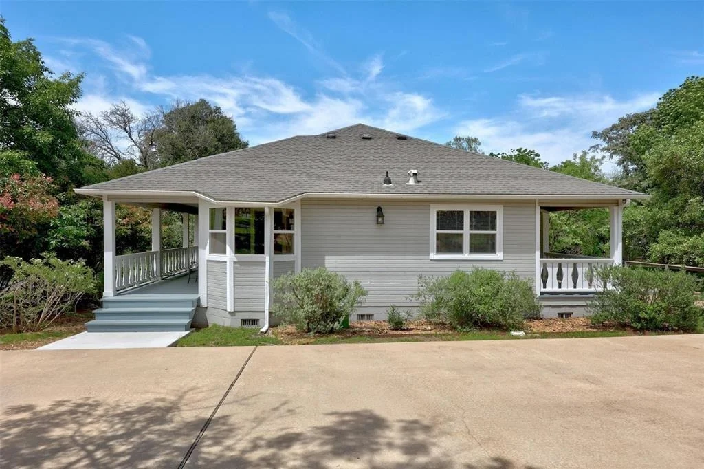Photo of 2115 Saratoga DR