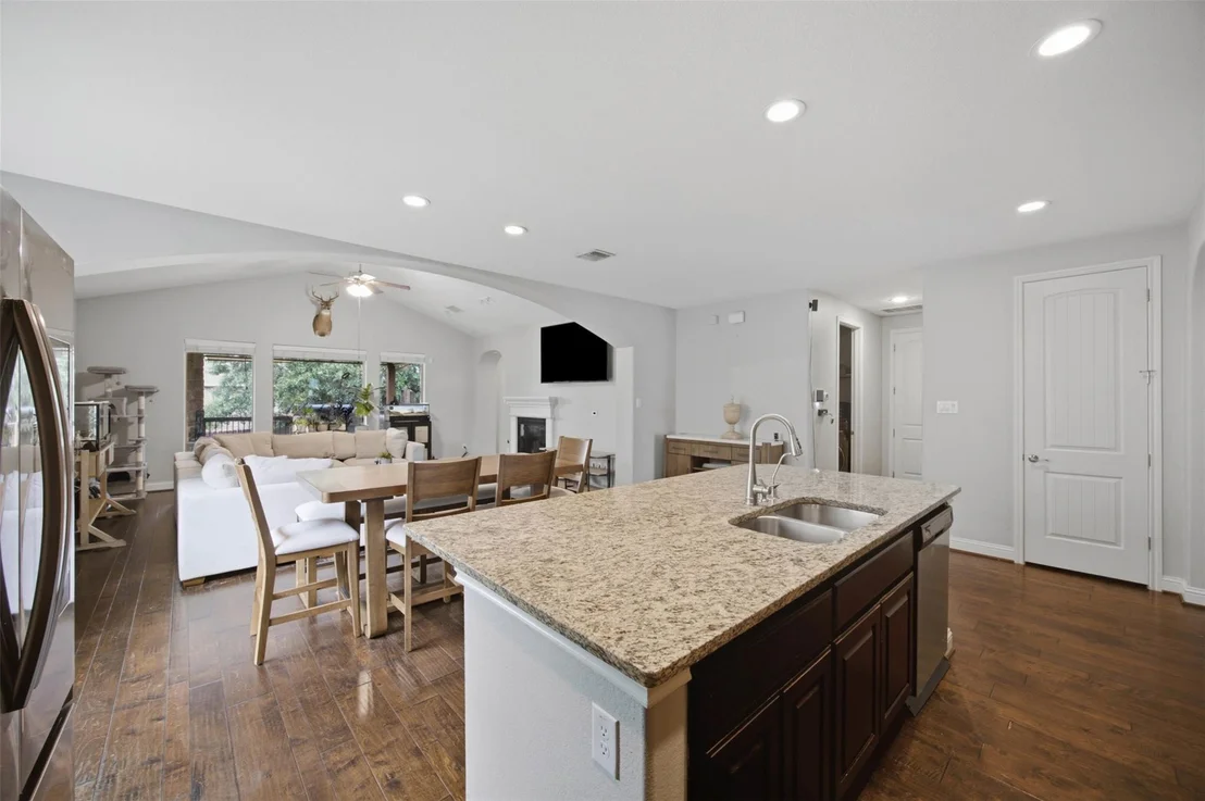 Photo of 1016 Winding Way DR