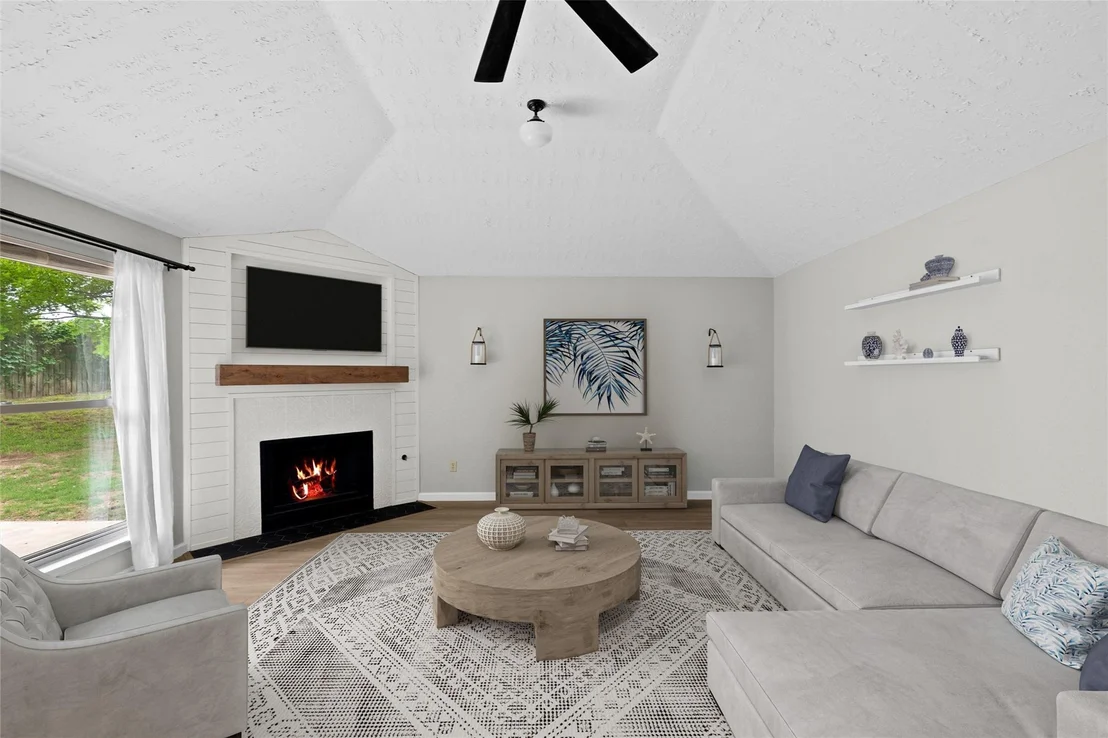 Photo of 1417 Alexis CV