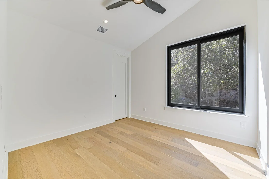 Photo of Unit B at 2401 Trailside DR