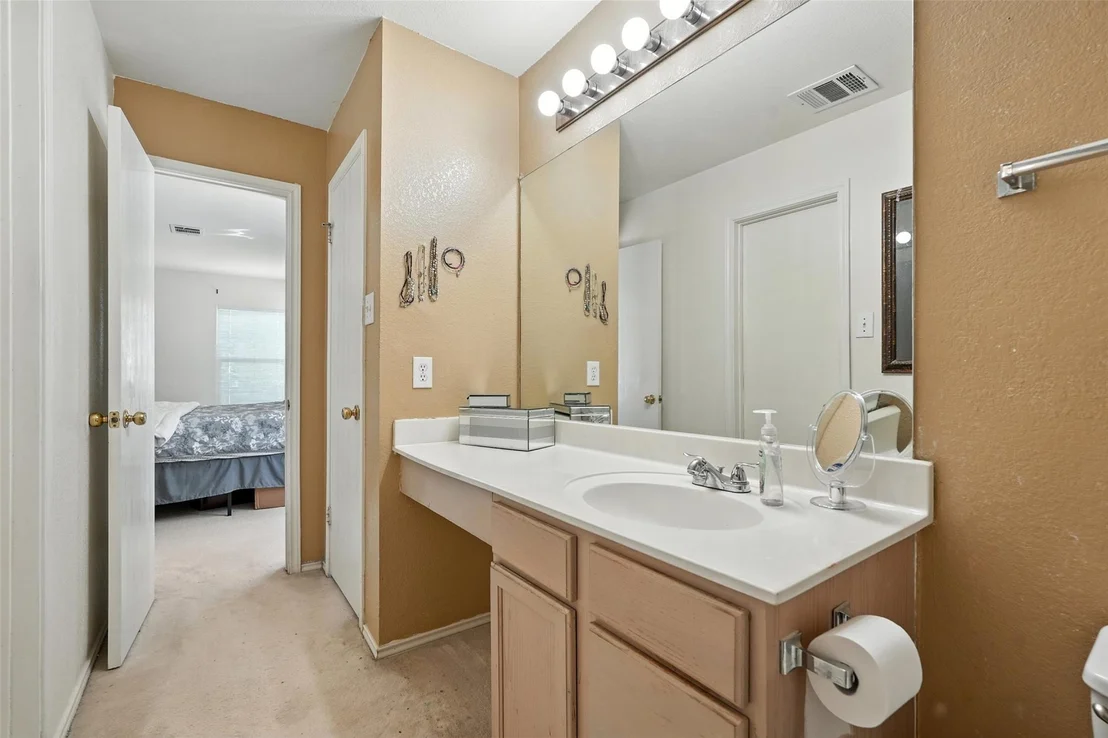Photo of 13024 Lofton Cliff DR