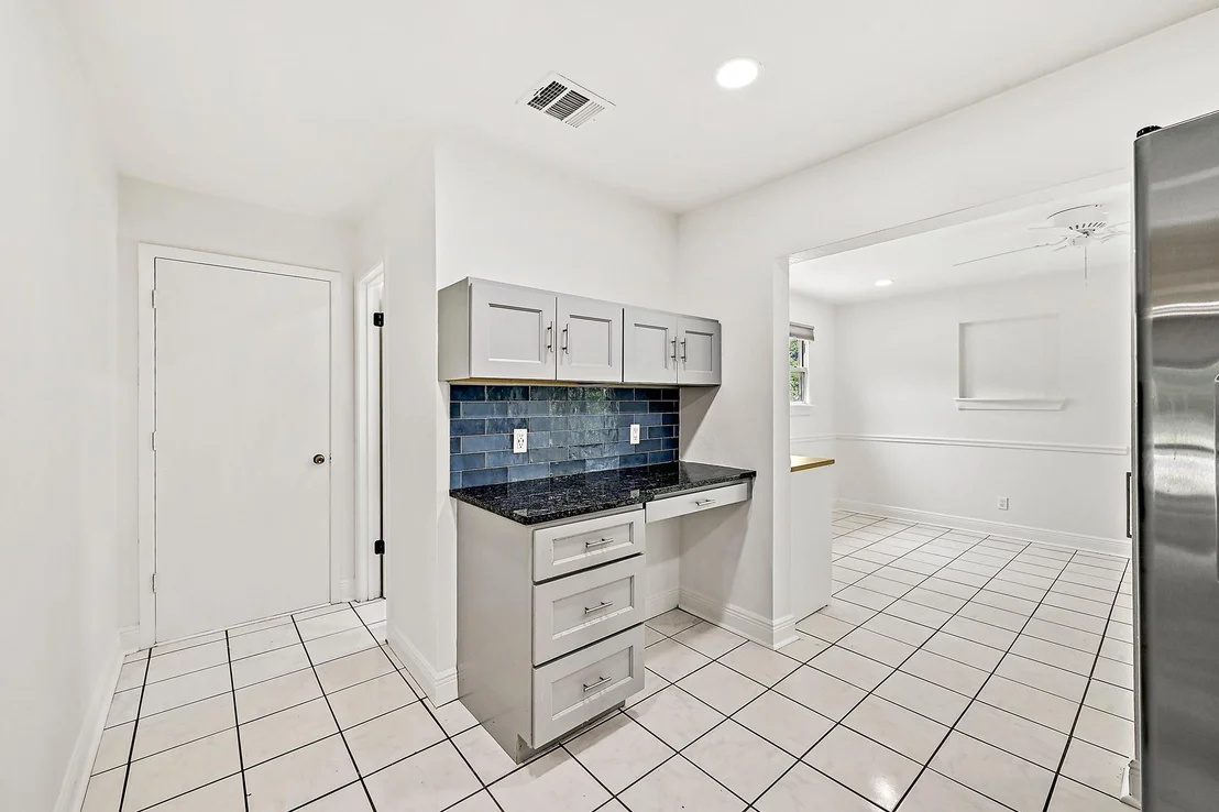 Photo of 1804 Oakridge DR