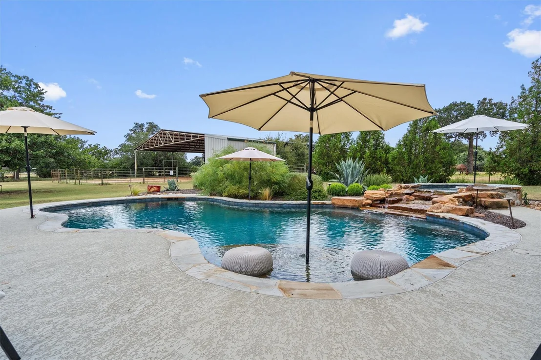 Photo of 323 Patricia RD