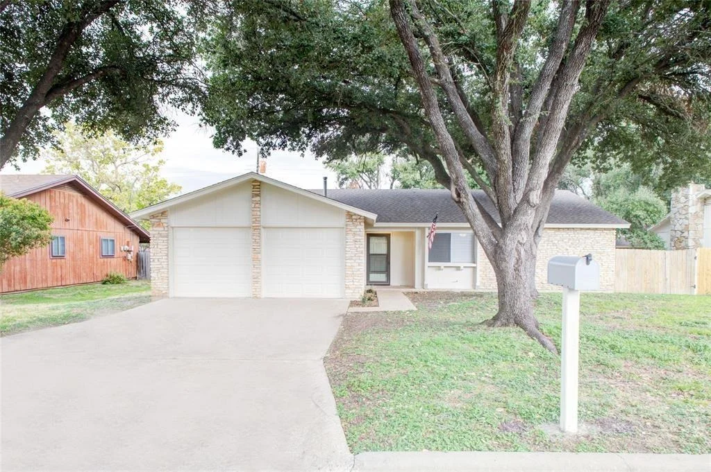 Photo of 1404 Hillcrest DR
