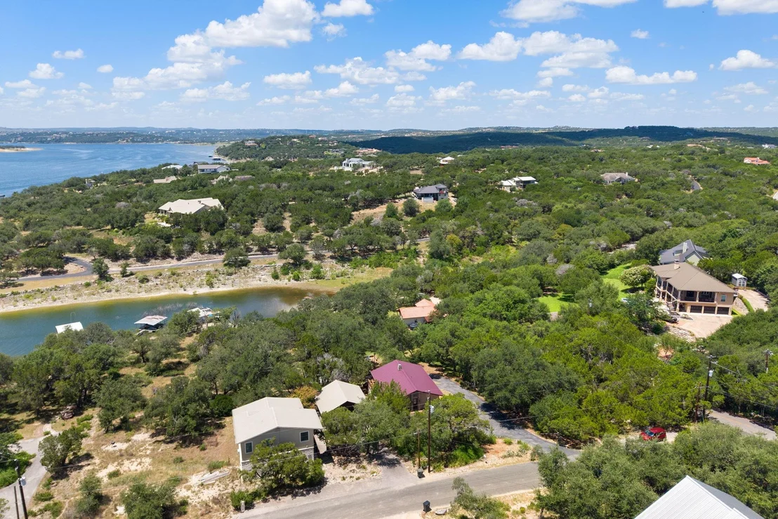Photo of 1105 Edgewater DR