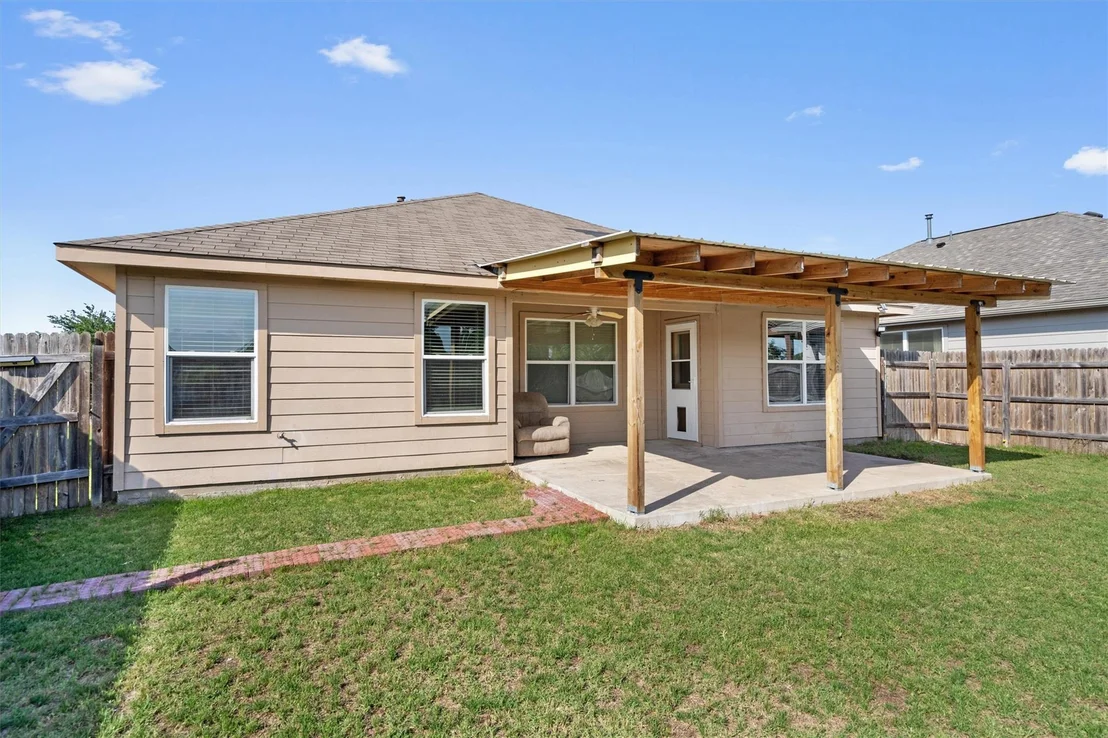 Photo of 15013 Roody LN