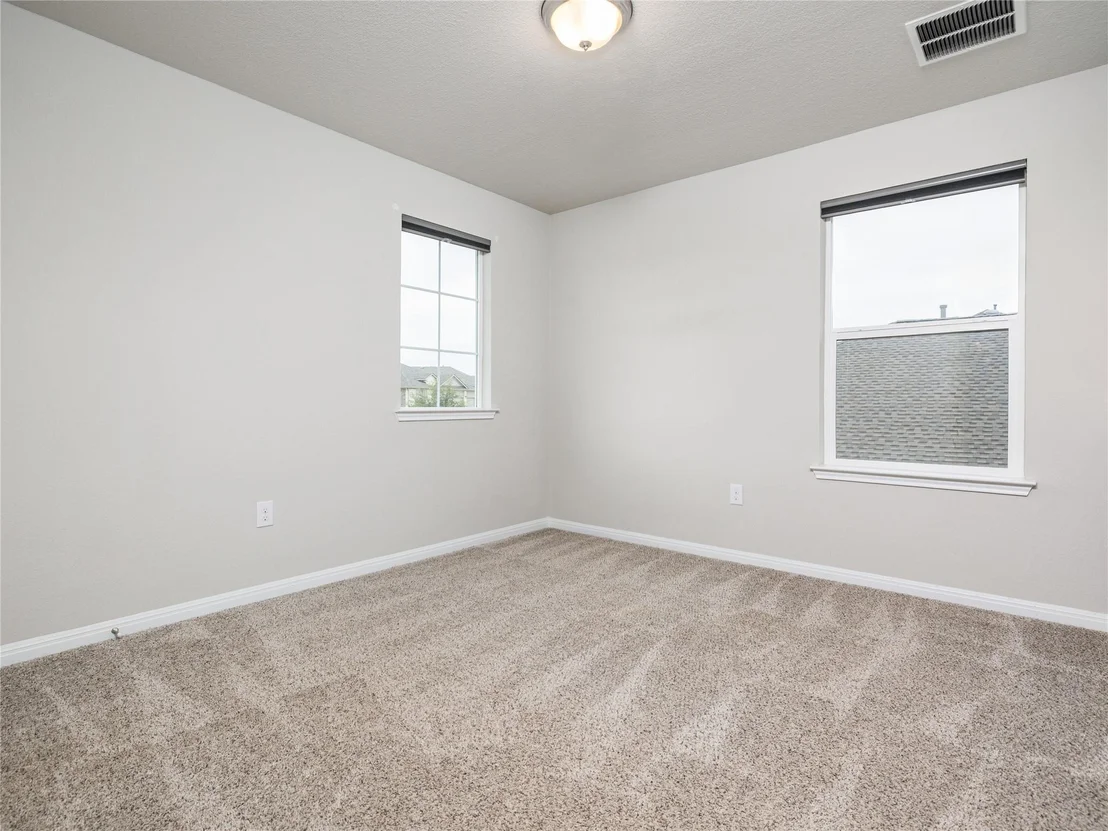Photo of 121 Struss DR
