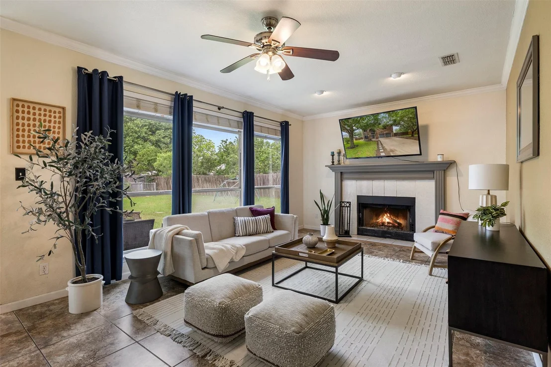 Photo of 900 Laurel CV