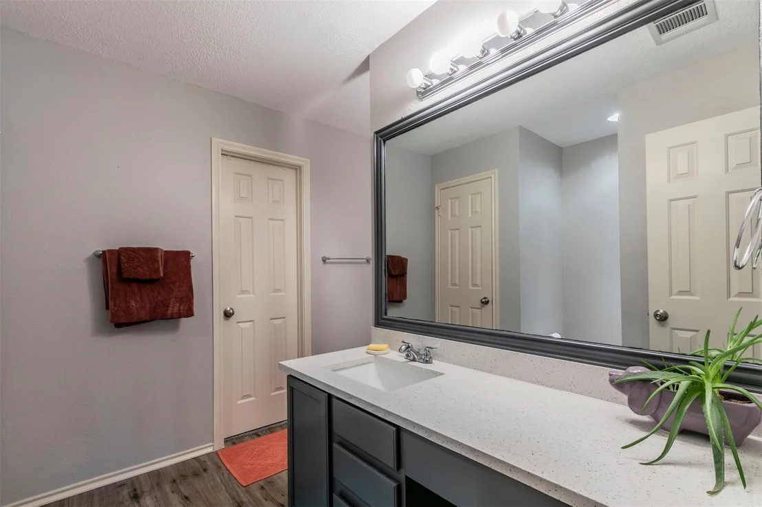 Photo of 4315 Triboro TRL