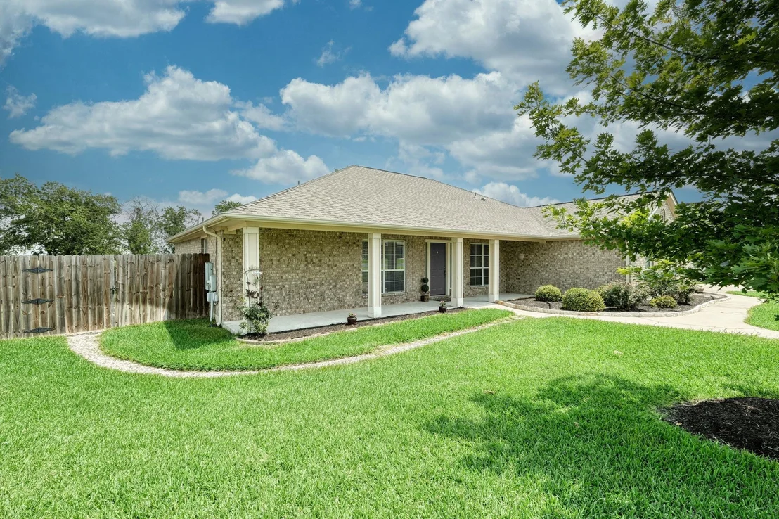 Photo of 102 Bosque DR