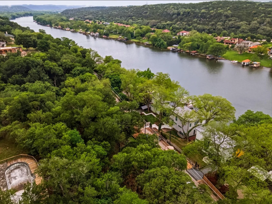 Photo of 2803 Edgewater DR