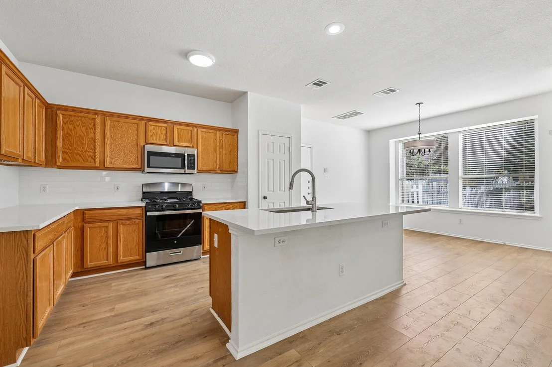 Photo of 1000 Monadale TRL