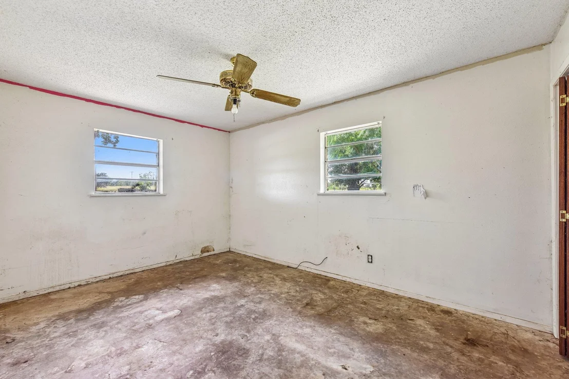 Photo of 1111 Silent Valley RD