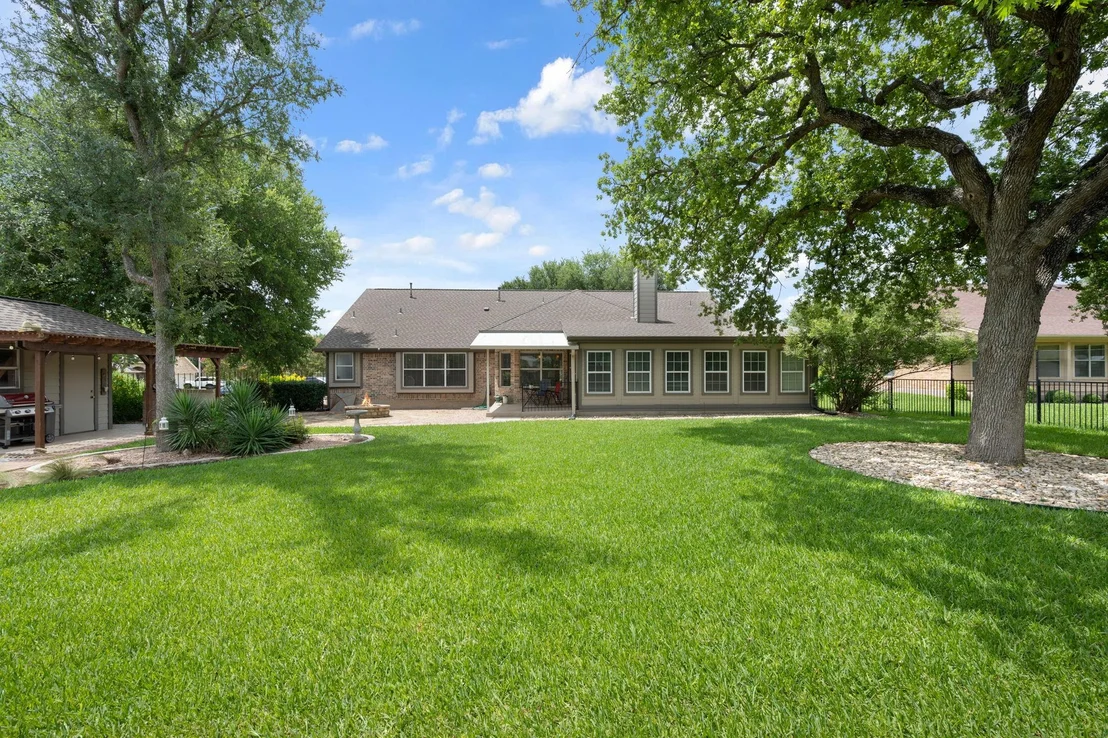 Photo of 102 Stacey LN
