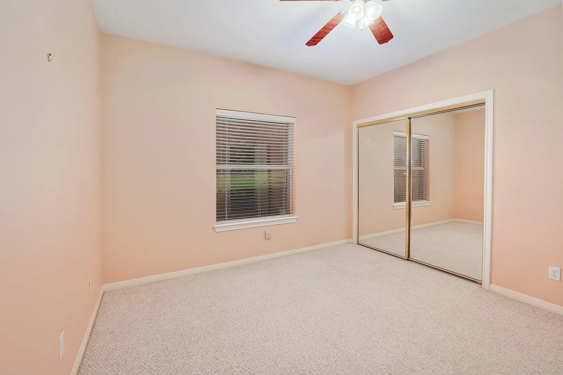 Photo of 101 Lakeview LN