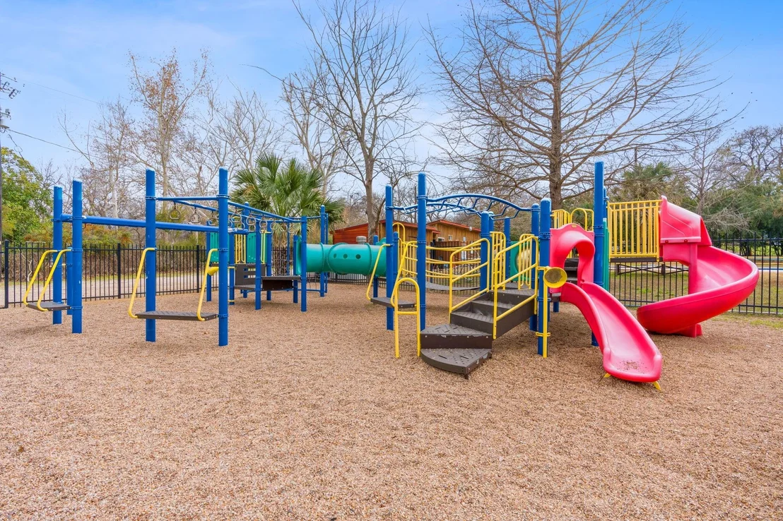 Photo of 2909 Edgewater DR