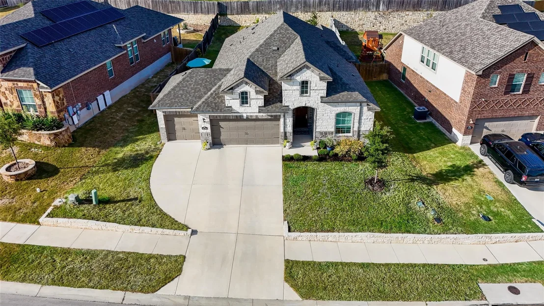 Photo of 2120 Prairie Oaks DR