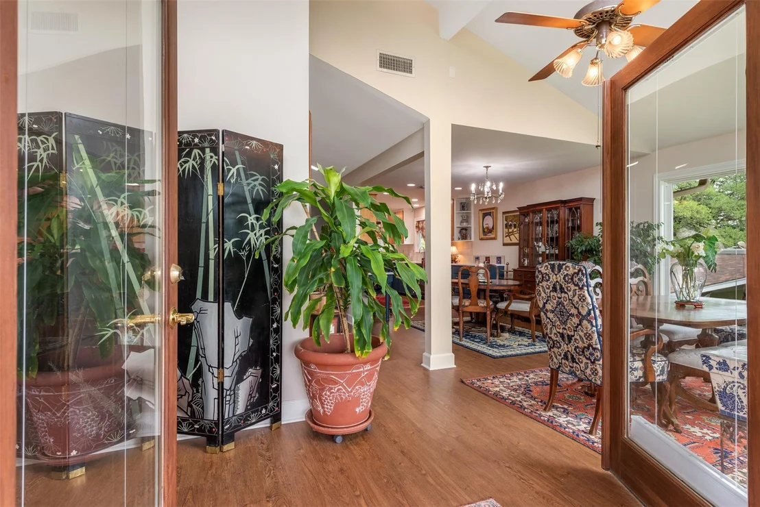 Photo of 5504 Lands End ST