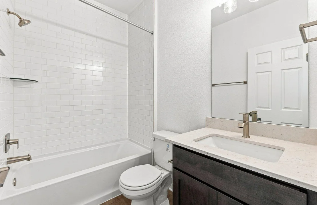 Photo of 129 Adlai Ave