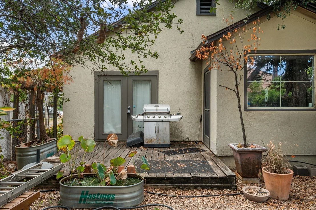 Photo of 820 Stark ST