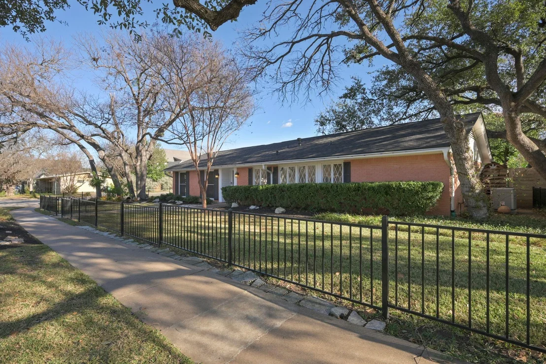 Photo of 5807 Fairlane DR