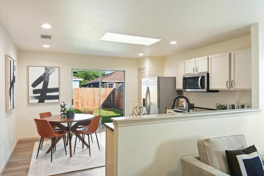 Photo of 5713 Las Alas TRL
