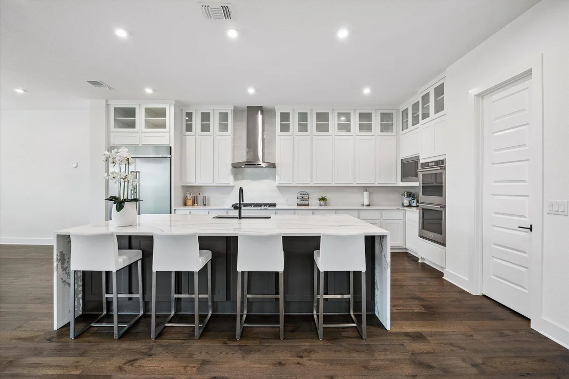 Photo of 2513 Novara TRL
