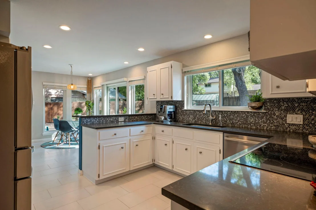Photo of 2409 Lancaster DR