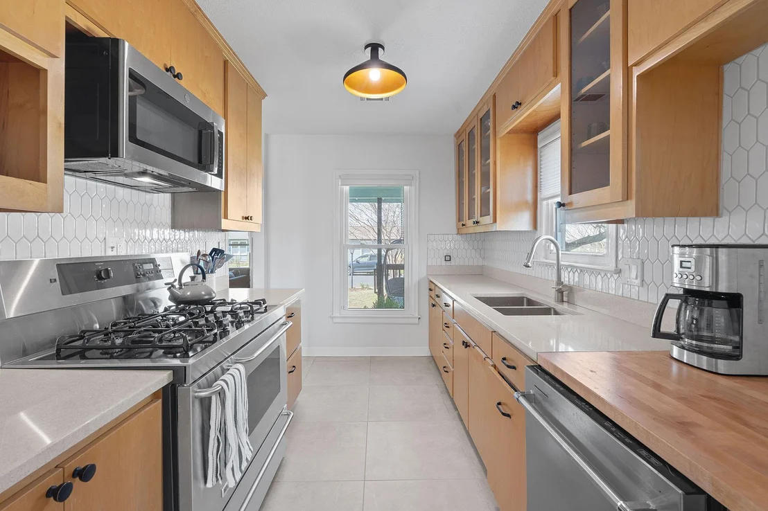 Photo of 5807 Link Ave