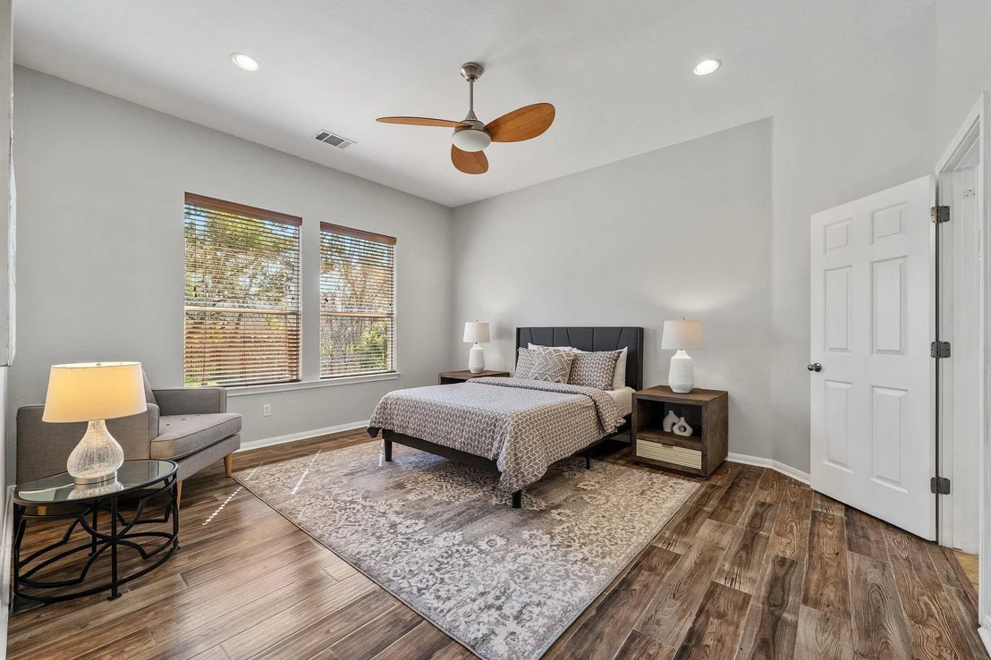 Photo of 9905 Savannah Ridge DR