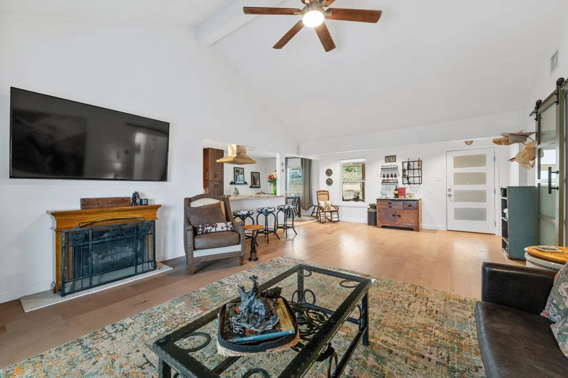 Photo of 401 Ranchview RD