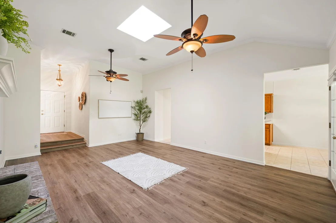 Photo of 1005 Briargate DR