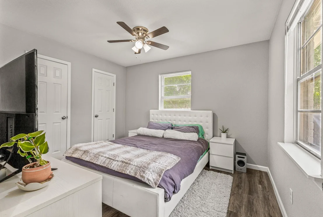 Photo of 1302 Phyllis DR