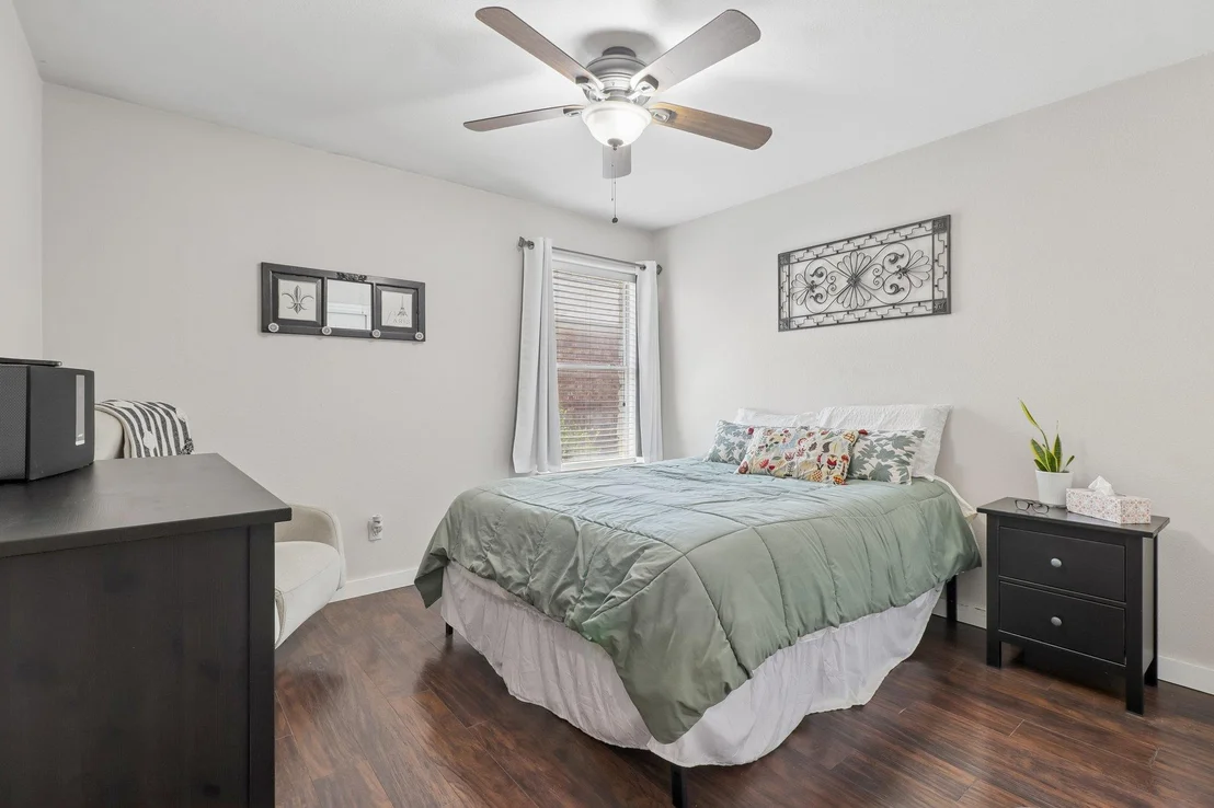 Photo of 302 Lone Star BLVD