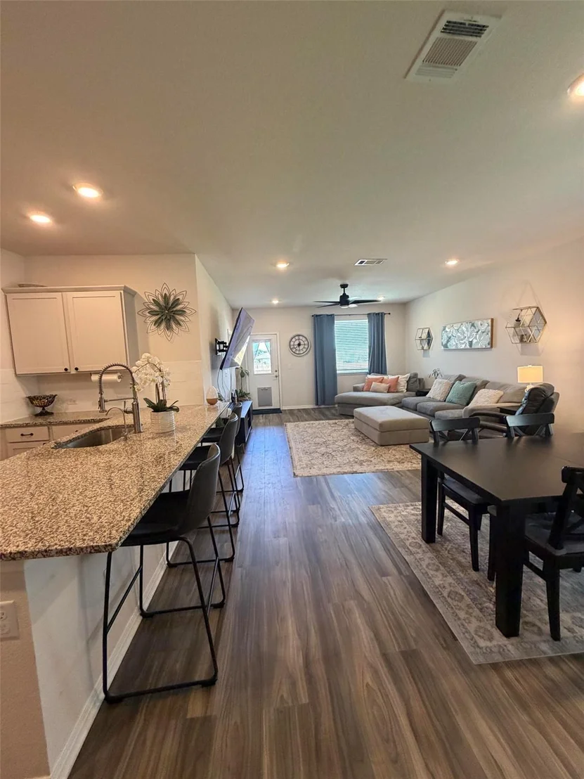 Photo of 813 Cade CV