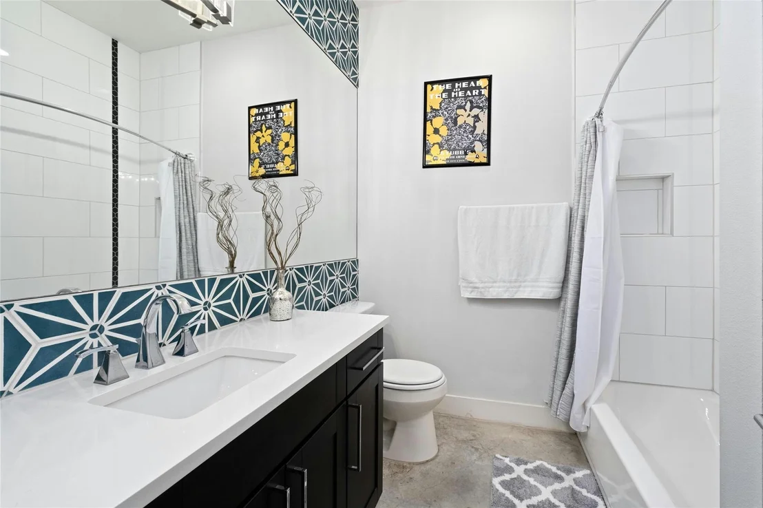 Photo of Unit A at 3105 Powell CIR