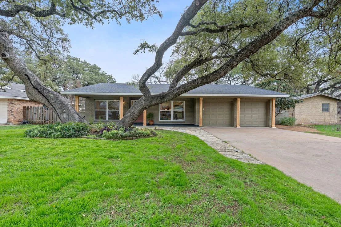 Photo of 2005 Oakglen DR