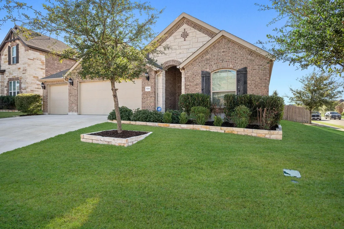 Photo of 5701 Como CV
