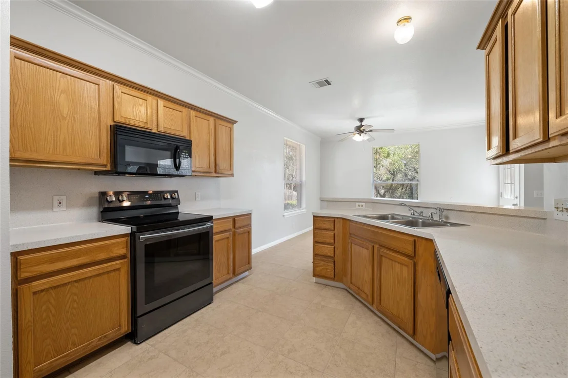 Photo of 5709 Hudson Bend RD