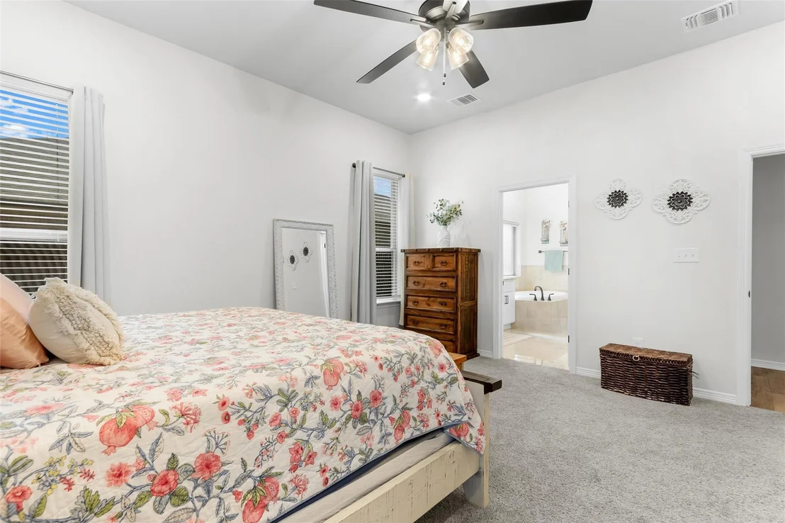 Photo of 812 Eagle Crest CV