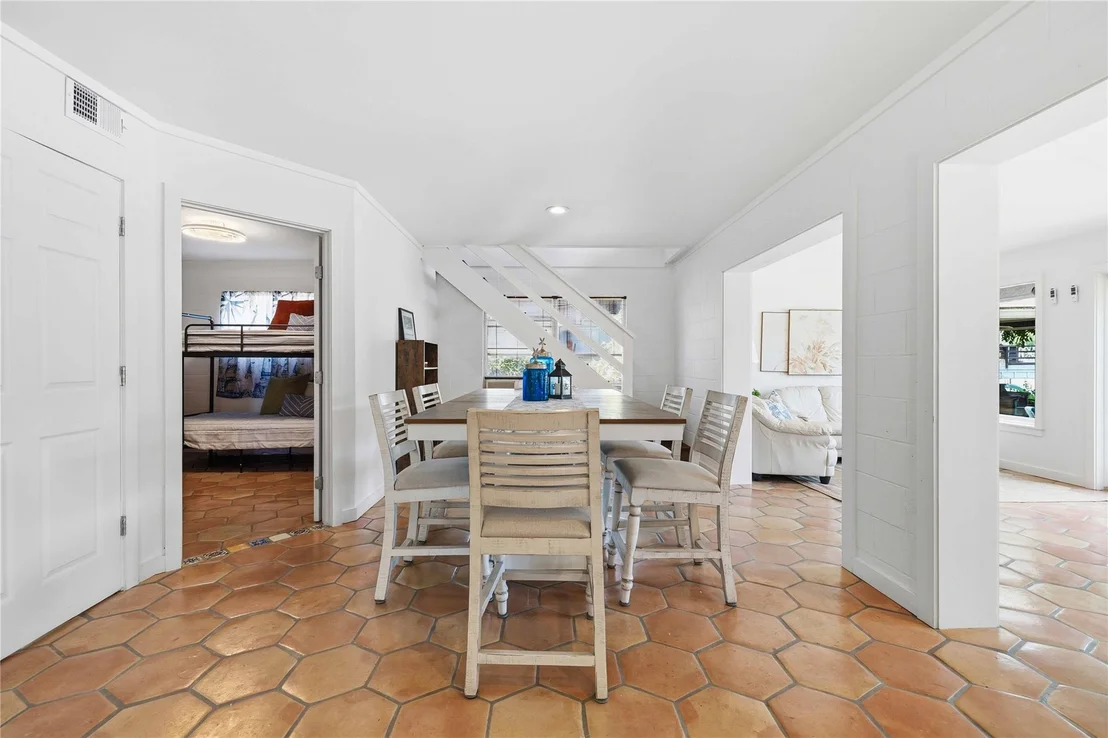 Photo of 1308 Lakeside DR