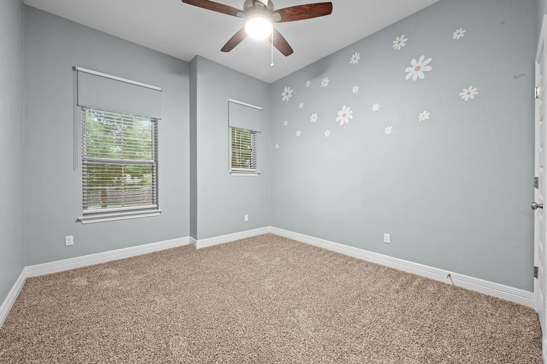 Photo of 154 Ashleaf DR
