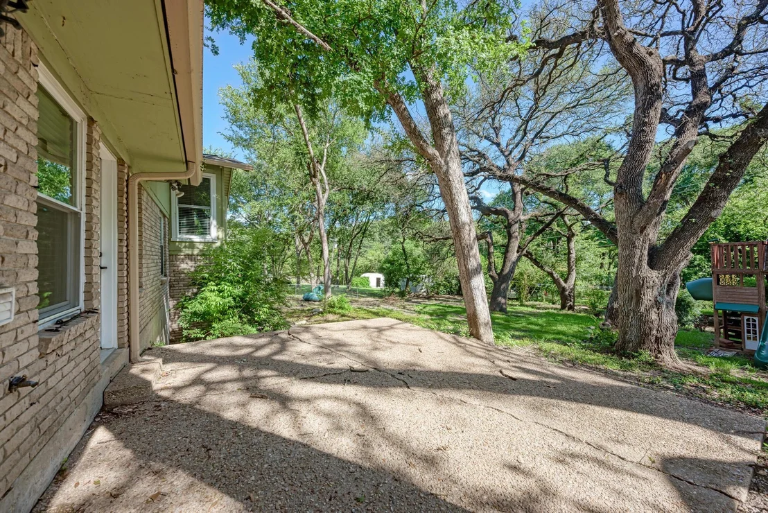 Photo of 2505 Linwood RD