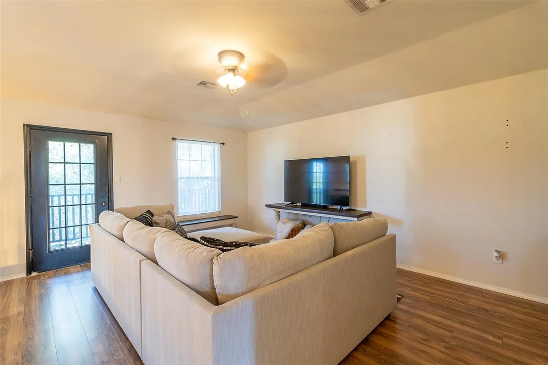 Photo of 2211 Memory LN